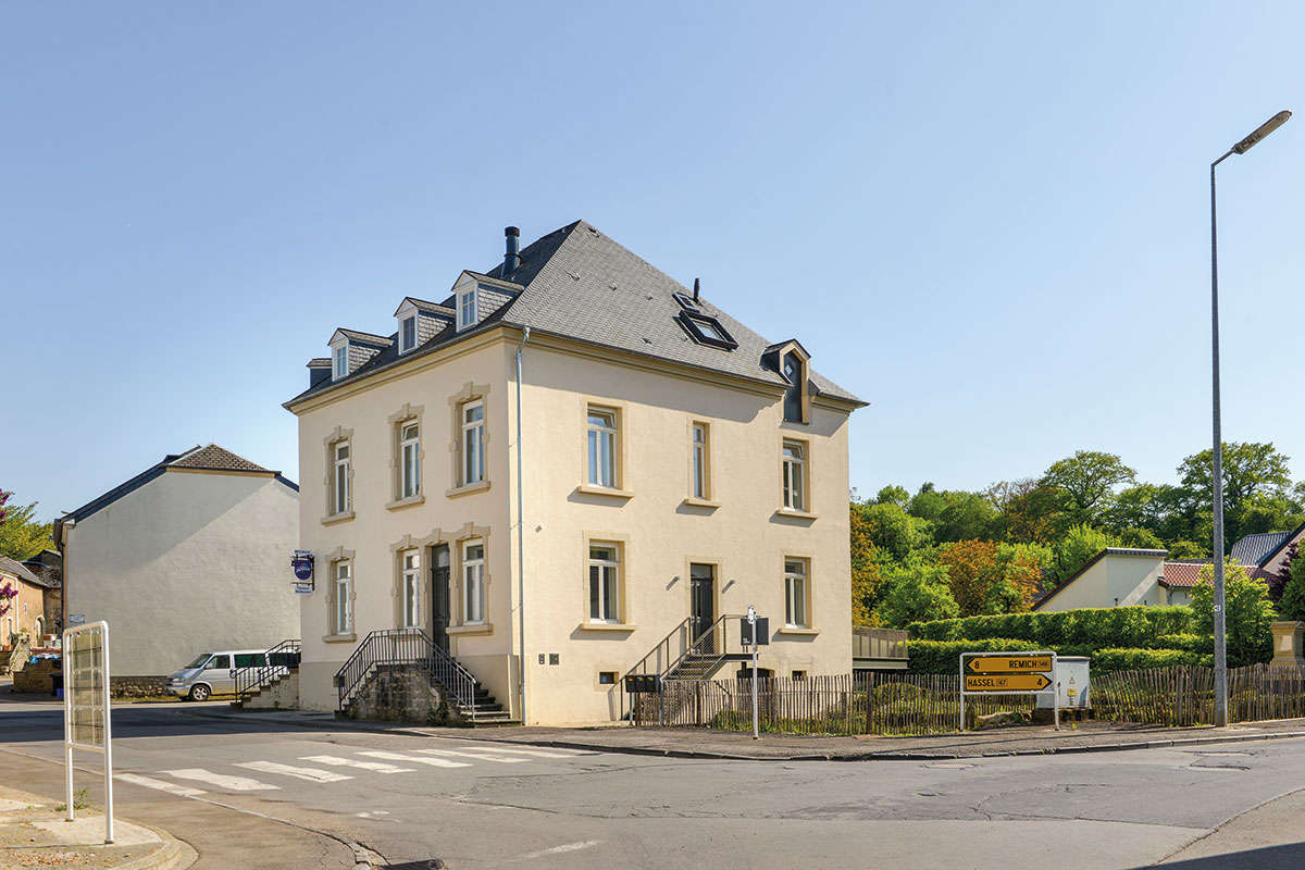 Fassadensanierung & Fliesenrestaurierung Cafe Simon Calteaux, Dalheim